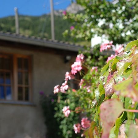مبيت وإفطار Verdabbio Casa Dosc المظهر الخارجي الصورة
